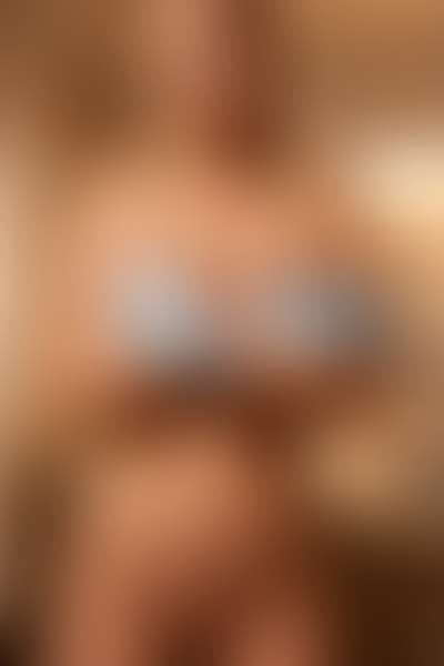 Zoey gallery 7