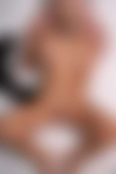 Chloe gallery 1